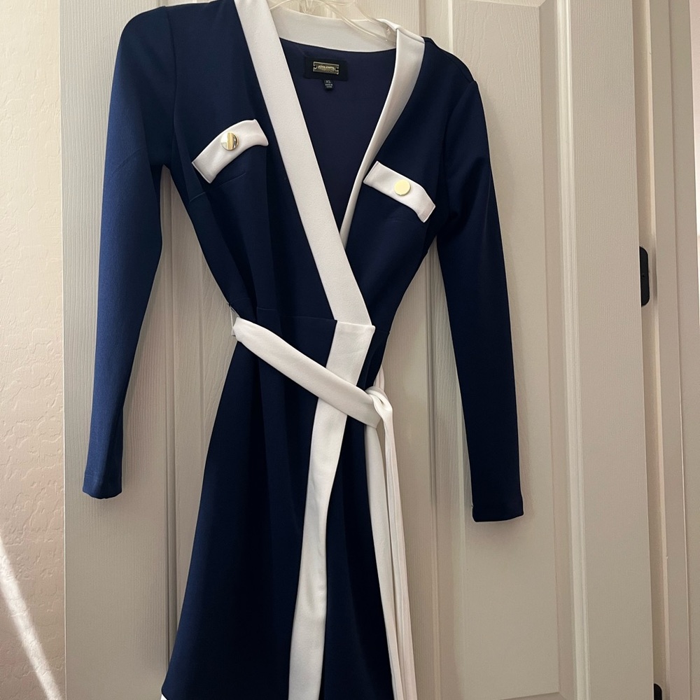 Alexia Admor wrap dress